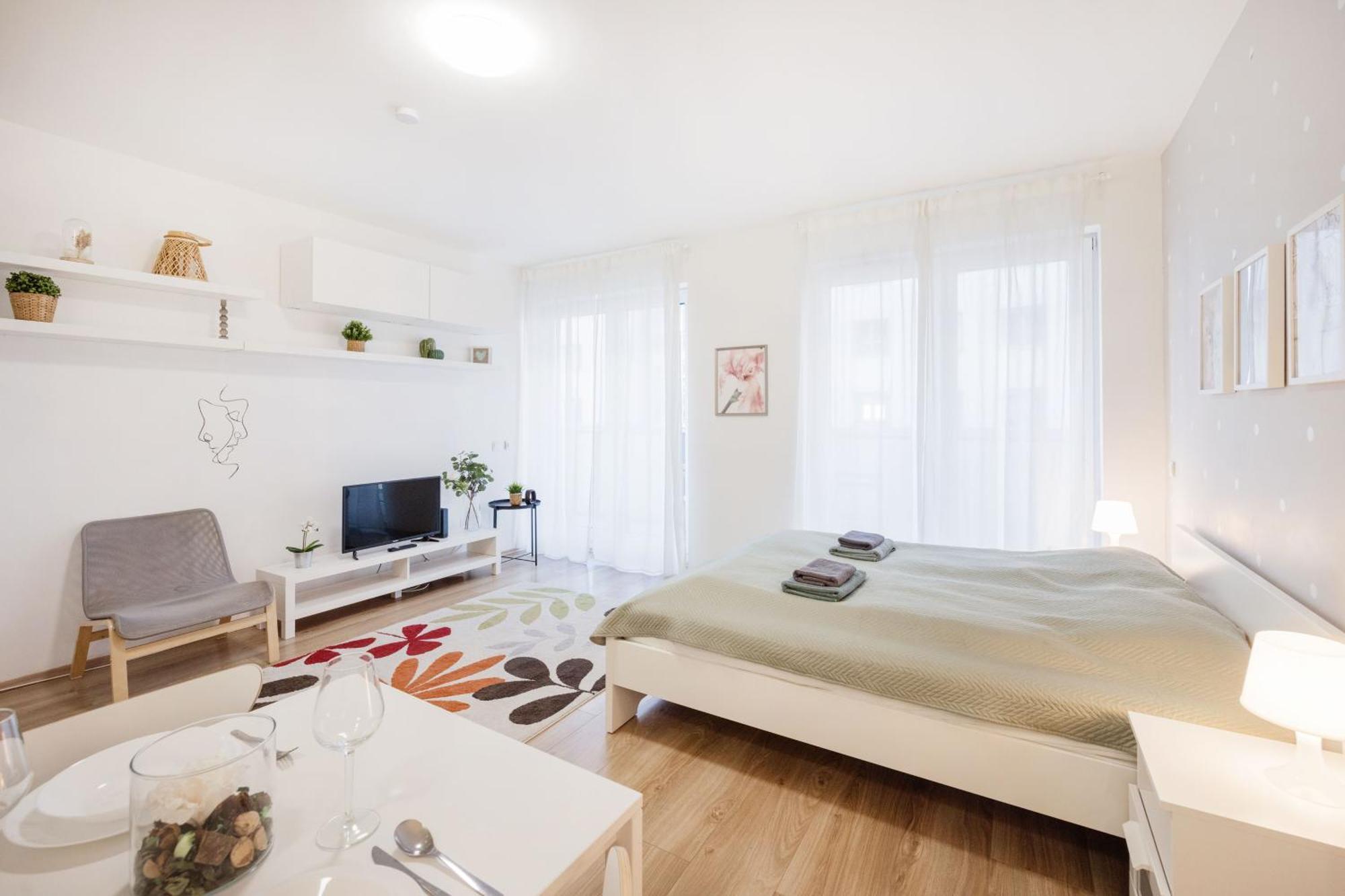 The Chic Crib With Balcony Διαμέρισμα Βουδαπέστη Εξωτερικό φωτογραφία