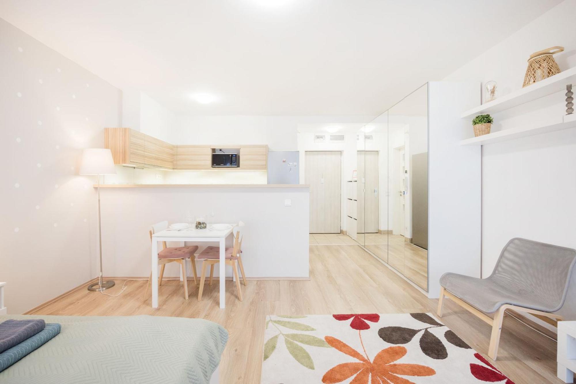 The Chic Crib With Balcony Διαμέρισμα Βουδαπέστη Εξωτερικό φωτογραφία