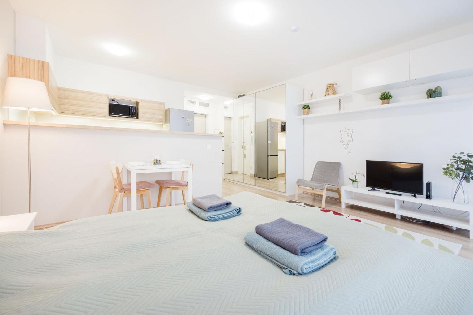 The Chic Crib With Balcony Διαμέρισμα Βουδαπέστη Εξωτερικό φωτογραφία